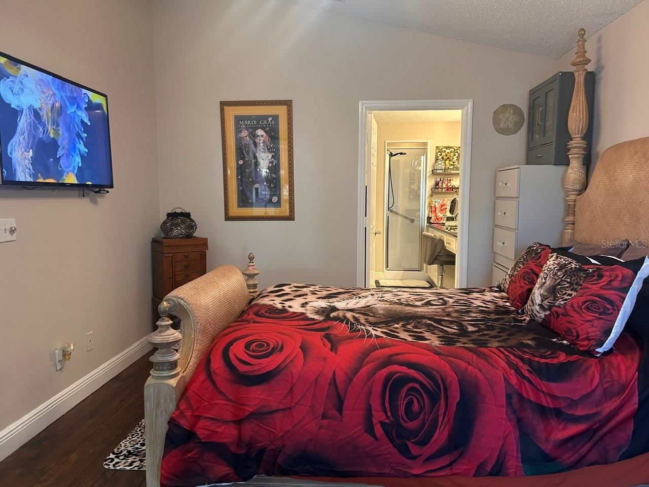 ON TOP OF THE WORLD - Residential