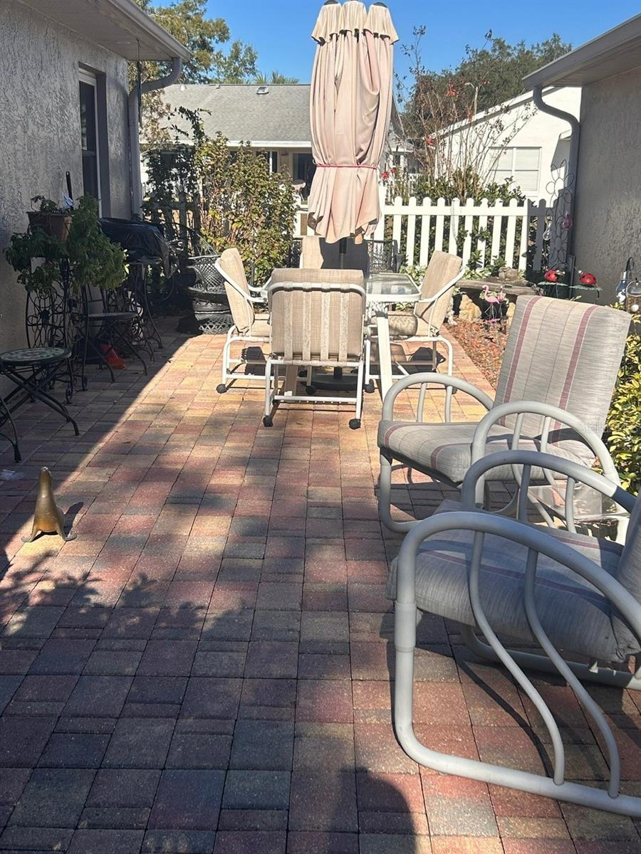 ON TOP OF THE WORLD - Residential