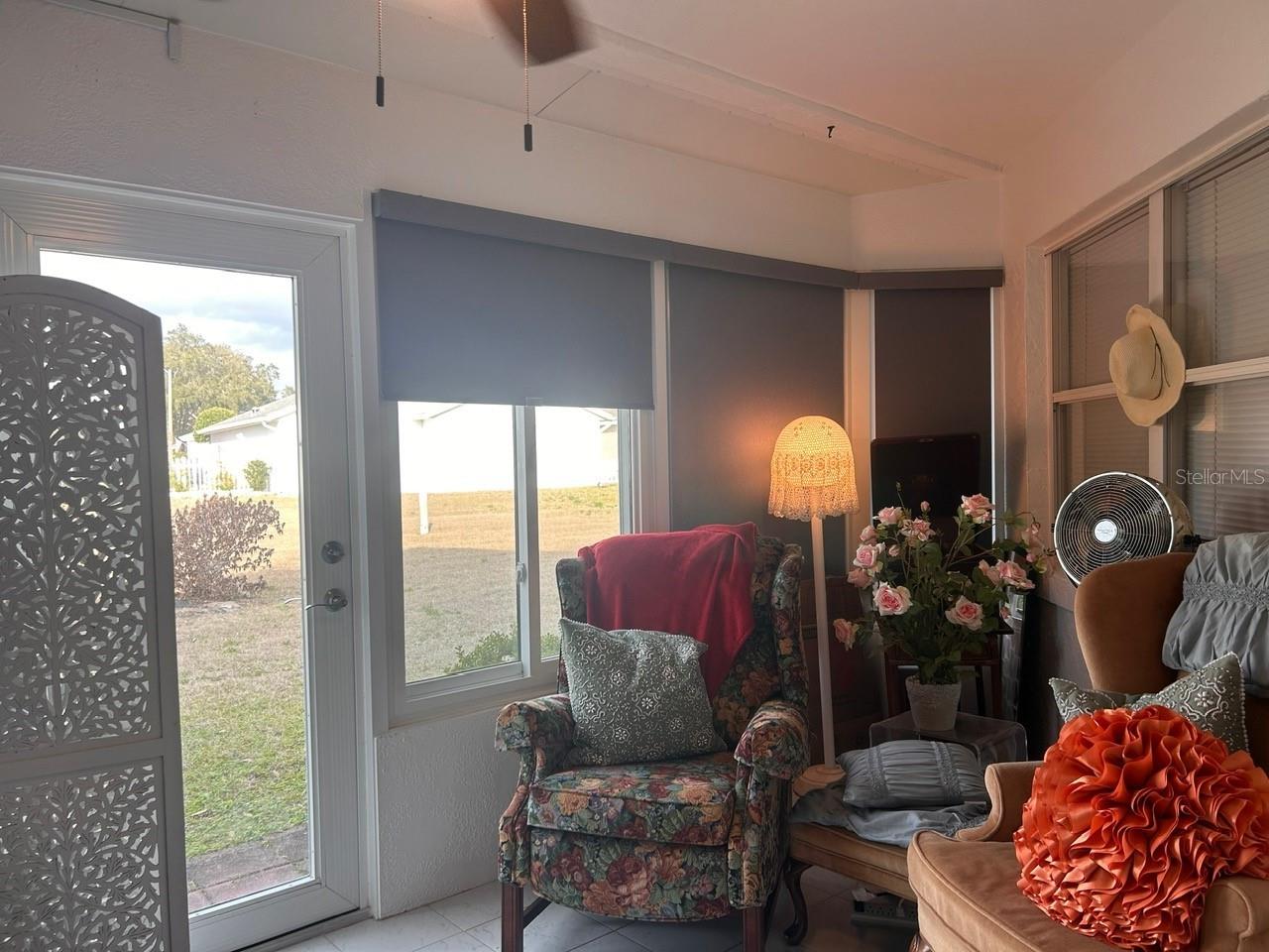 ON TOP OF THE WORLD - Residential