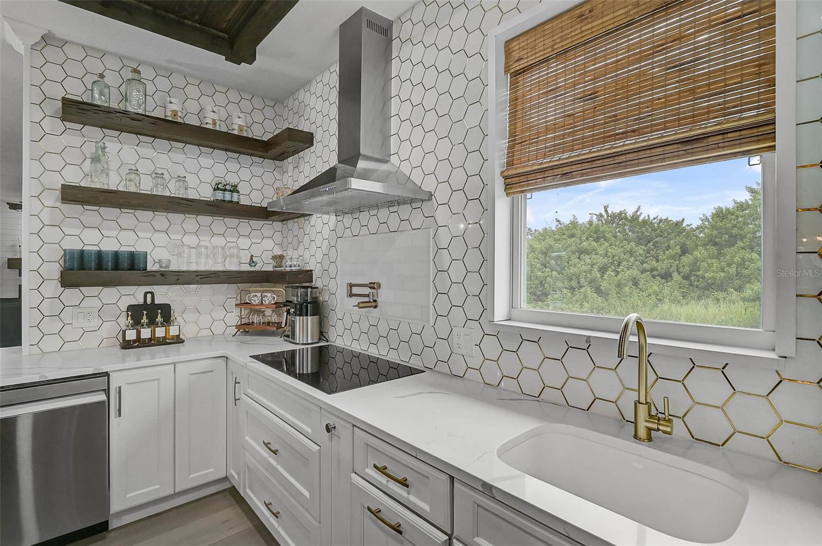 MAGNOLIA HILL - Residential