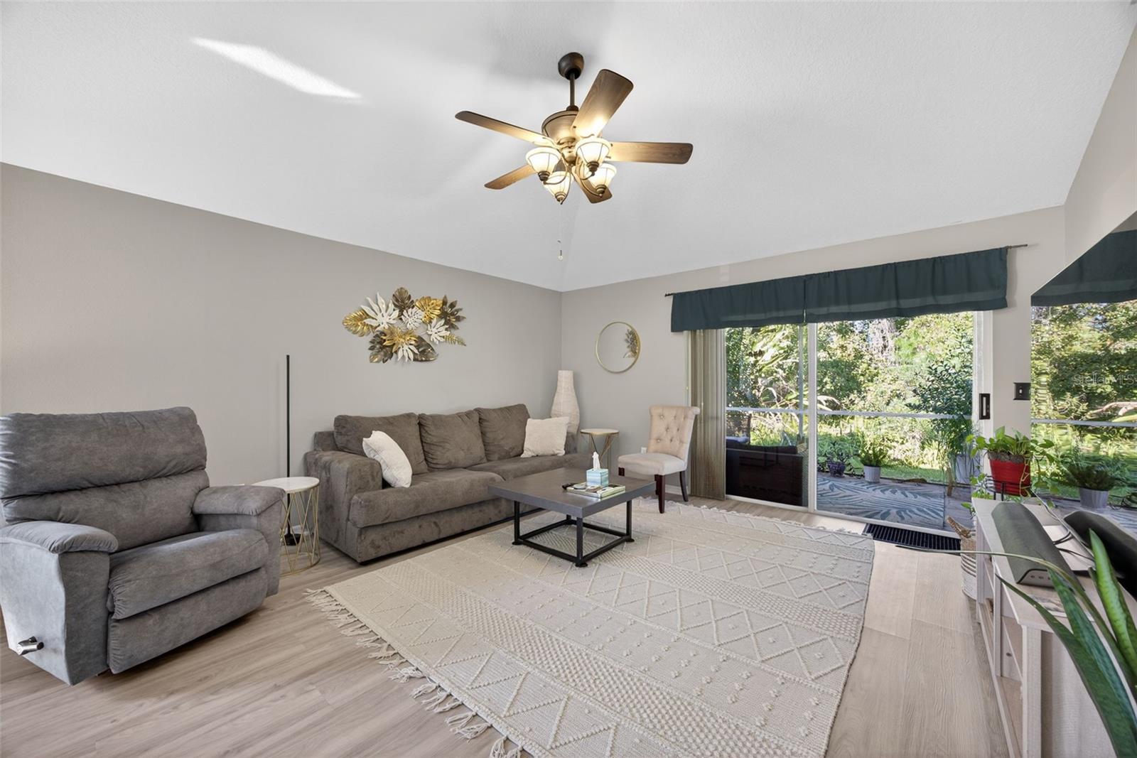 NORTHWOOD - Residential