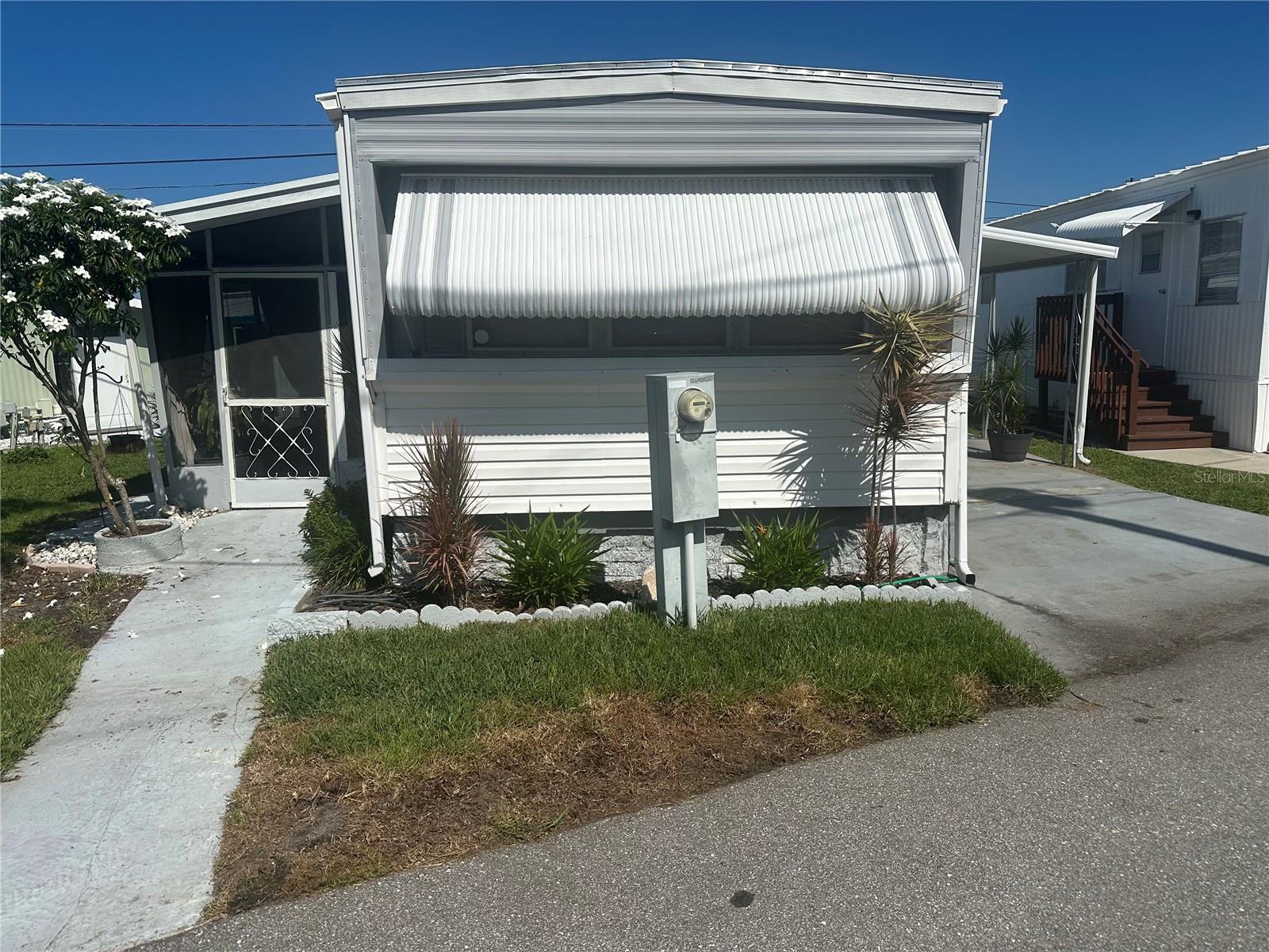 12x36 mobile home 1 bedroom.1 bath, remodeled, screen room, carport, small park, club house, pool, shuffleboard court! Low HOA fee, NO LOT RENT minutes to gulf beaches, mall and shopping