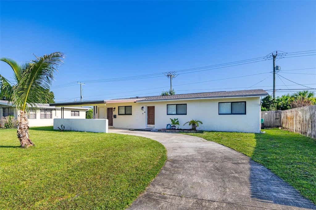 Photo of 932 Glenmore Circle, Melbourne, FL 32901 (MLS # S5152767)