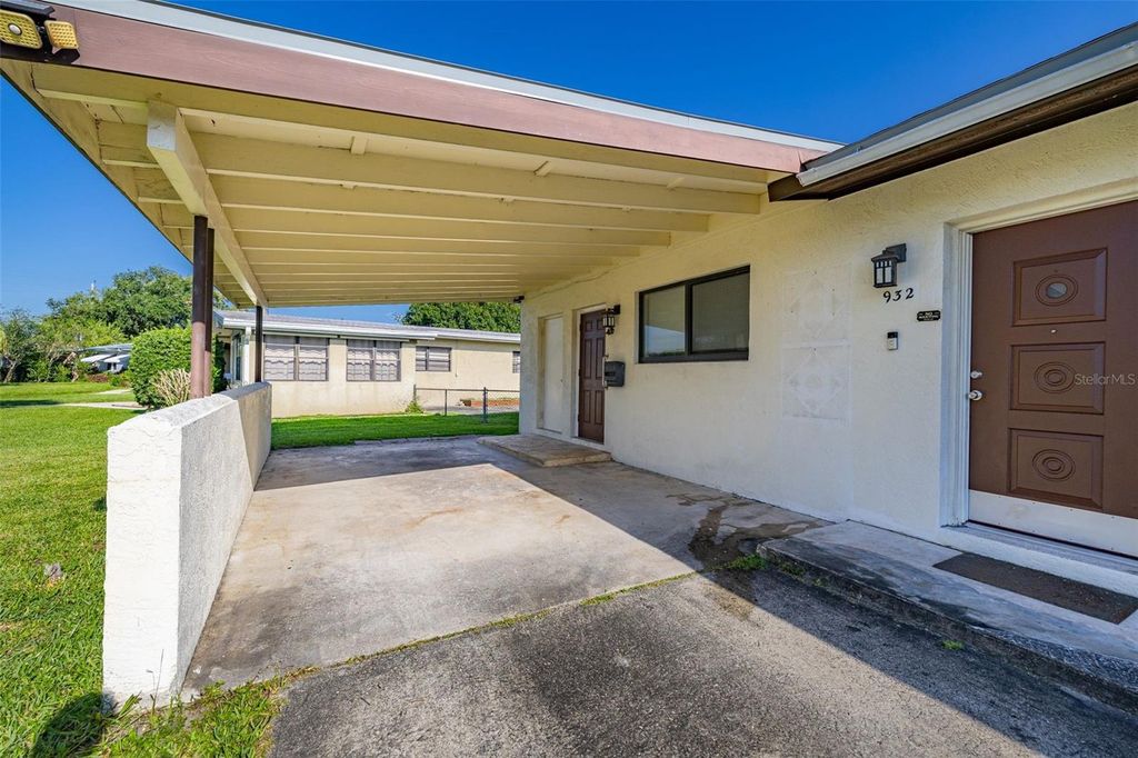 Photo of 932 Glenmore Circle, Melbourne, FL 32901 (MLS # S5152767)