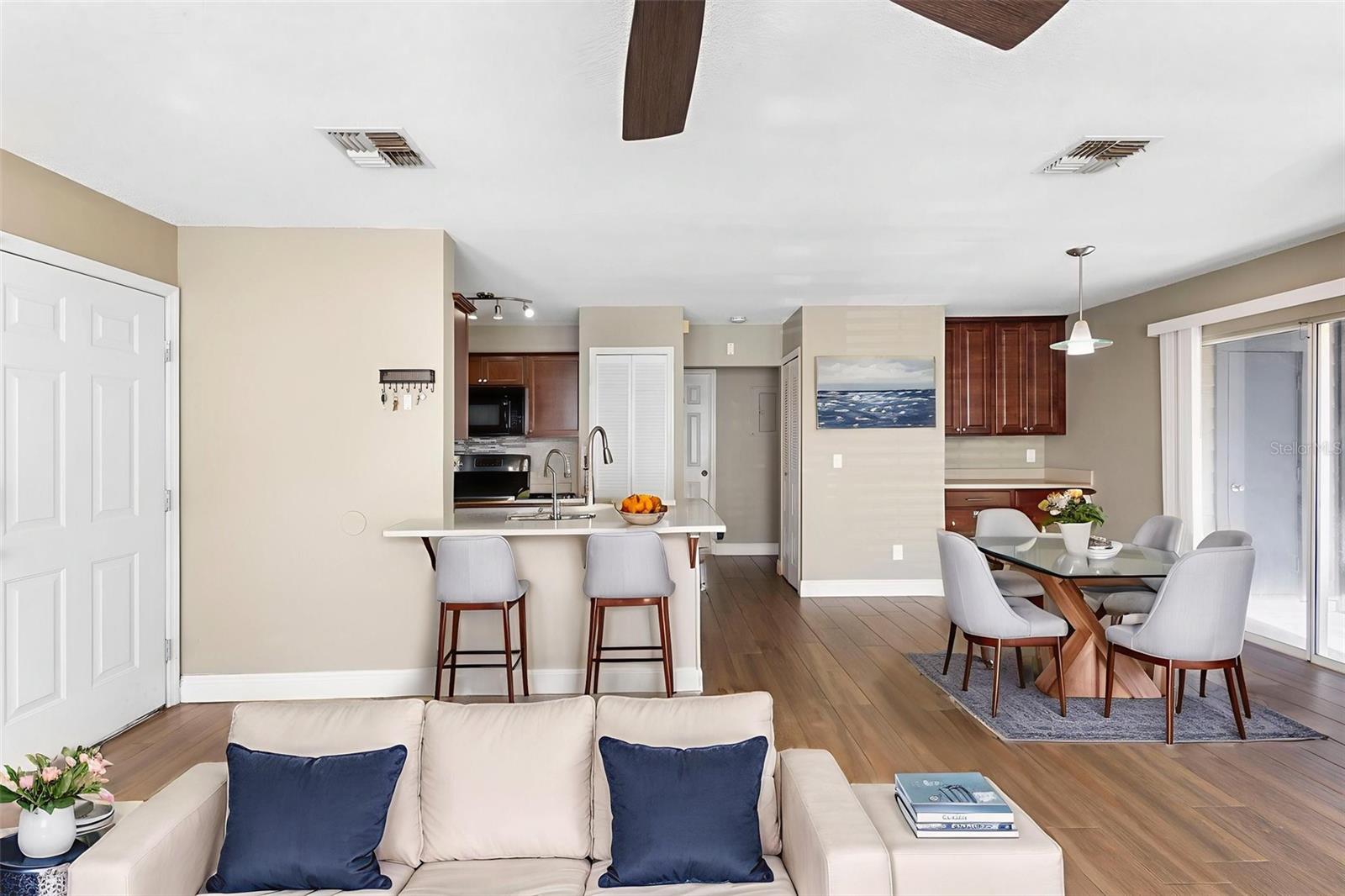 942 BAKEWELL COURT 102