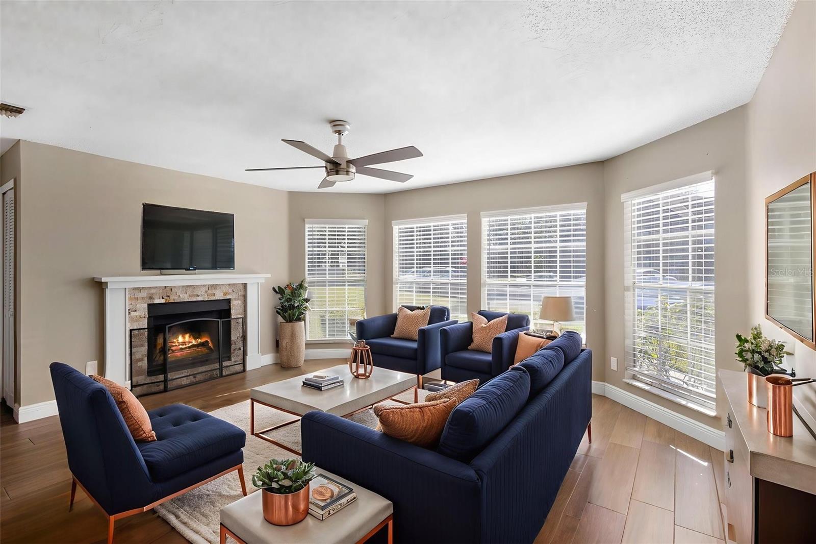 942 BAKEWELL COURT 102