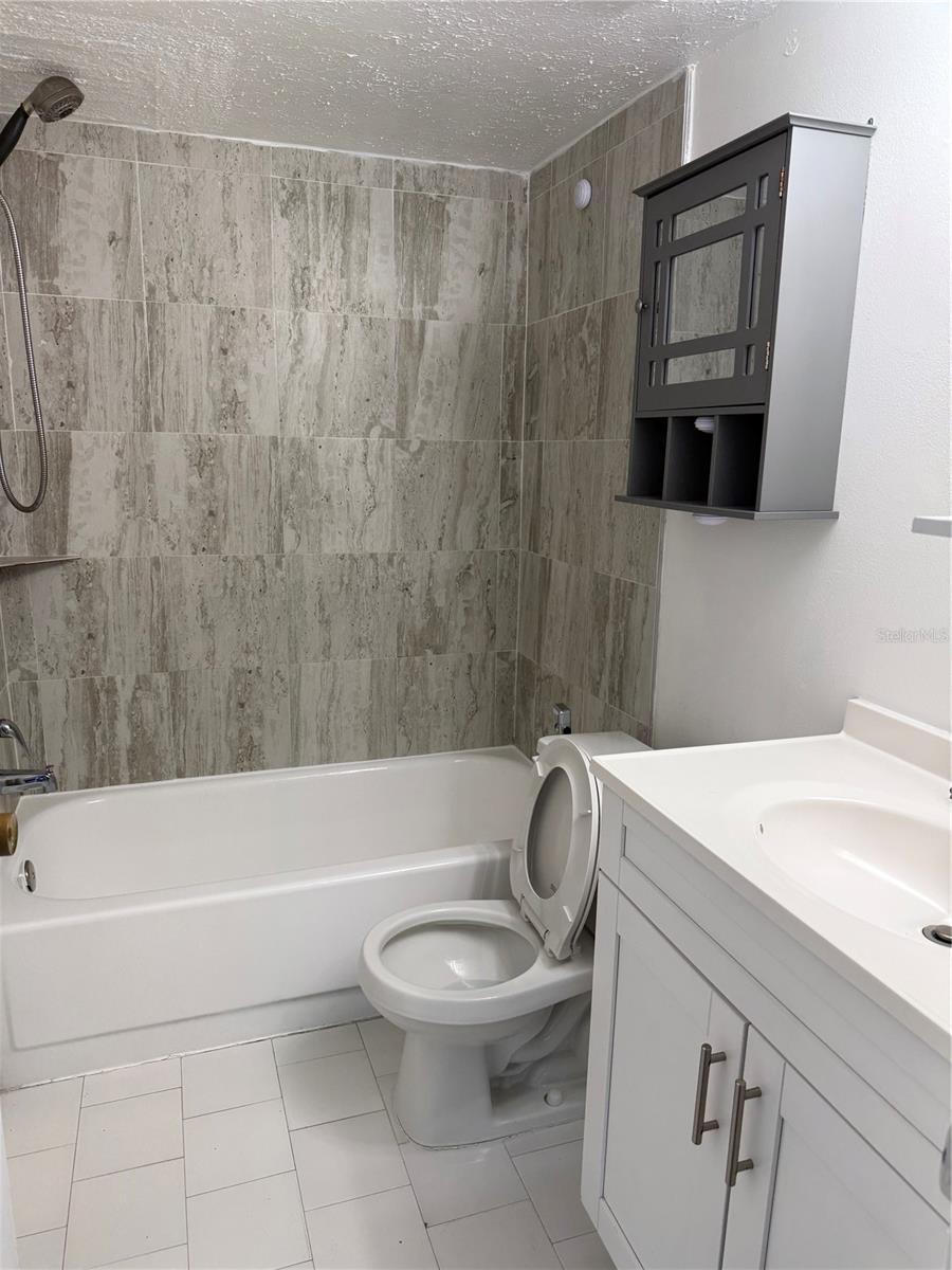 7210 N MANHATTAN AVENUE 2613