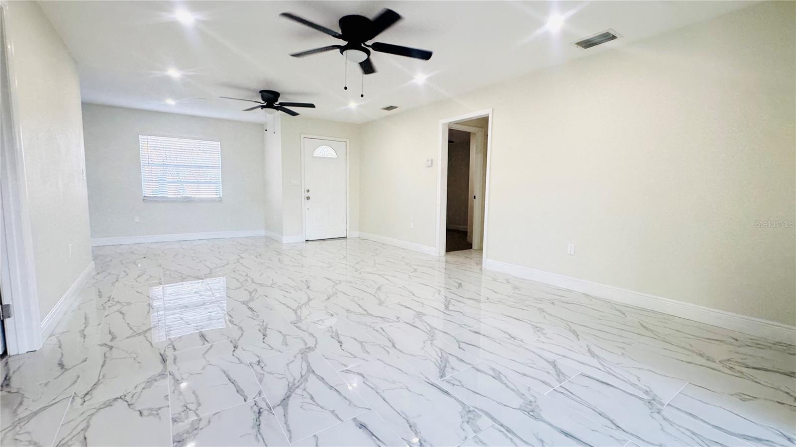 SEVEN SPGS HOMES - Residential Lease