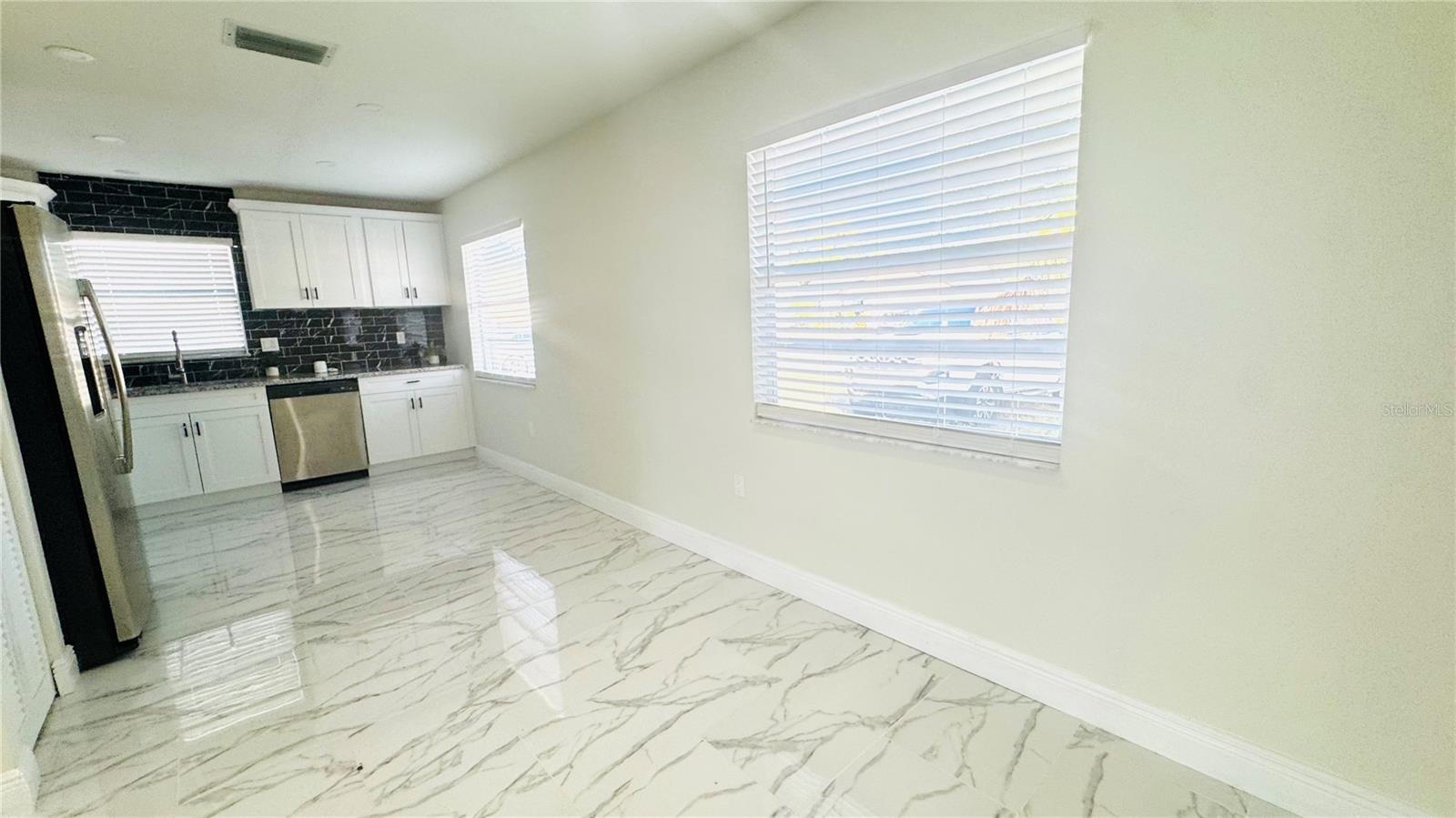 SEVEN SPGS HOMES - Residential Lease