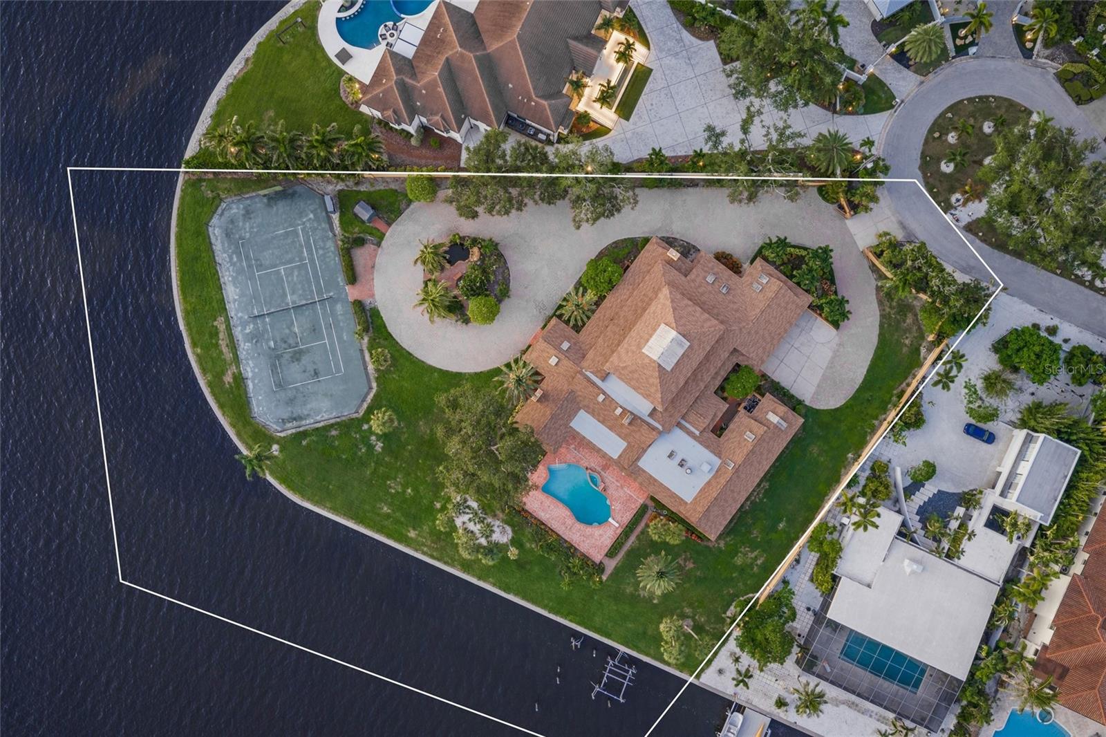 1136 N LAKE SHORE DRIVE