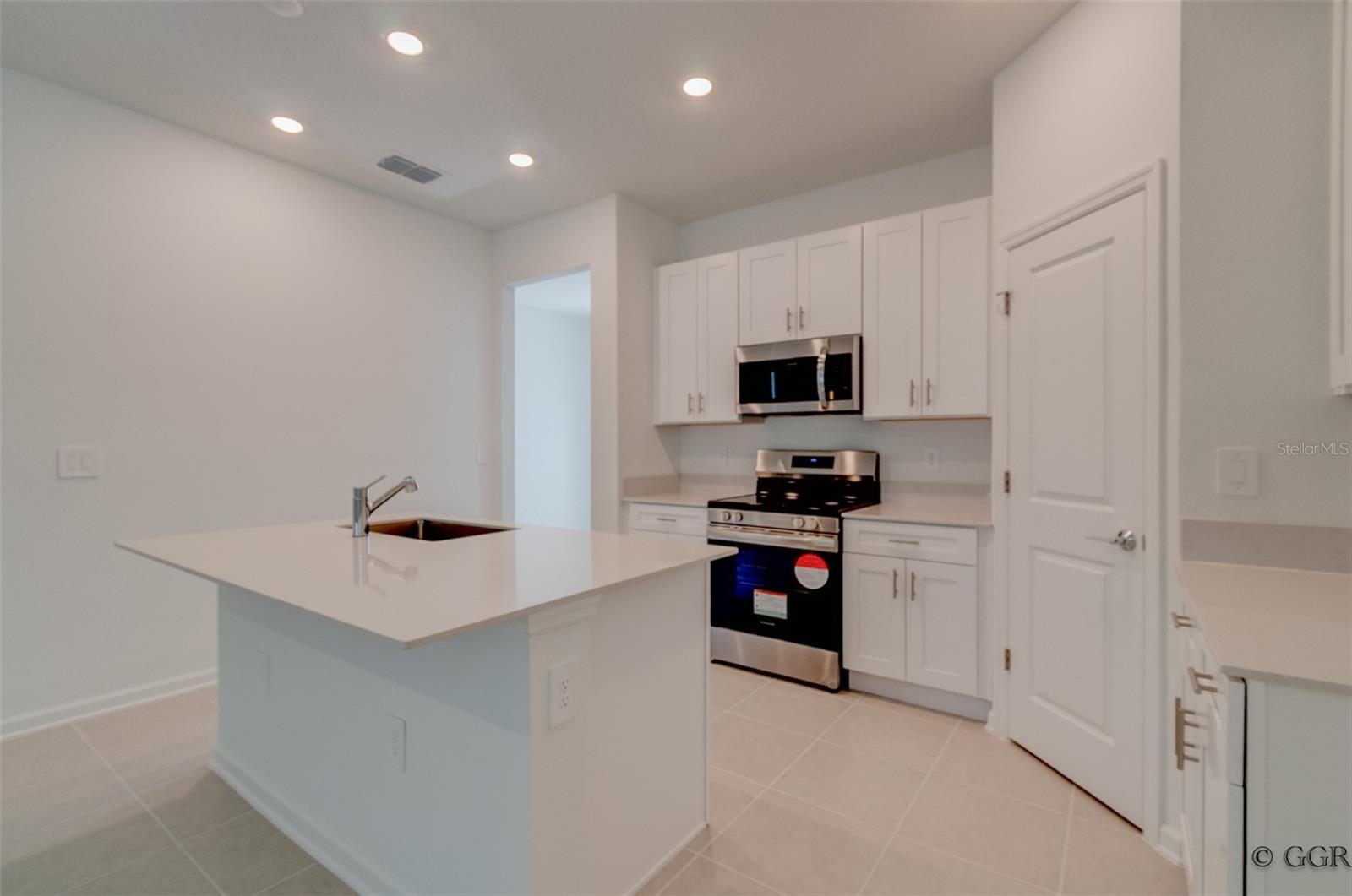 BRONSONS RDG REP - Residential Lease