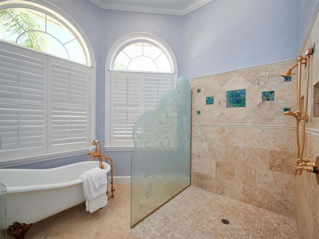 PINE BAY FOREST - Residential