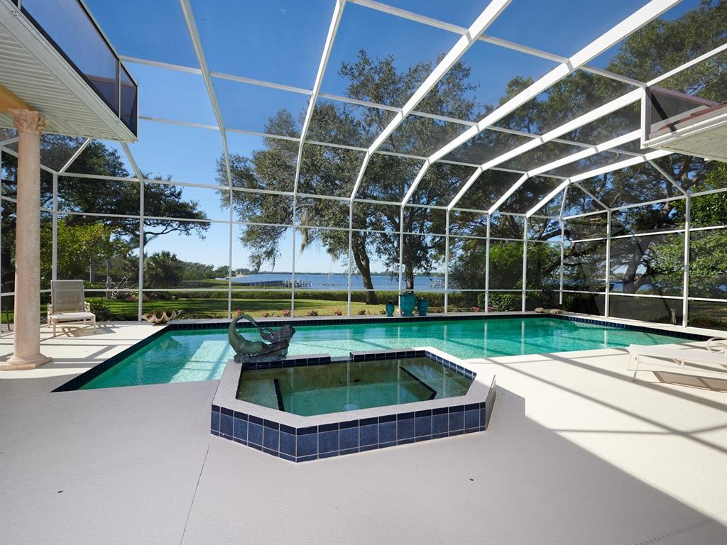 PINE BAY FOREST - Residential