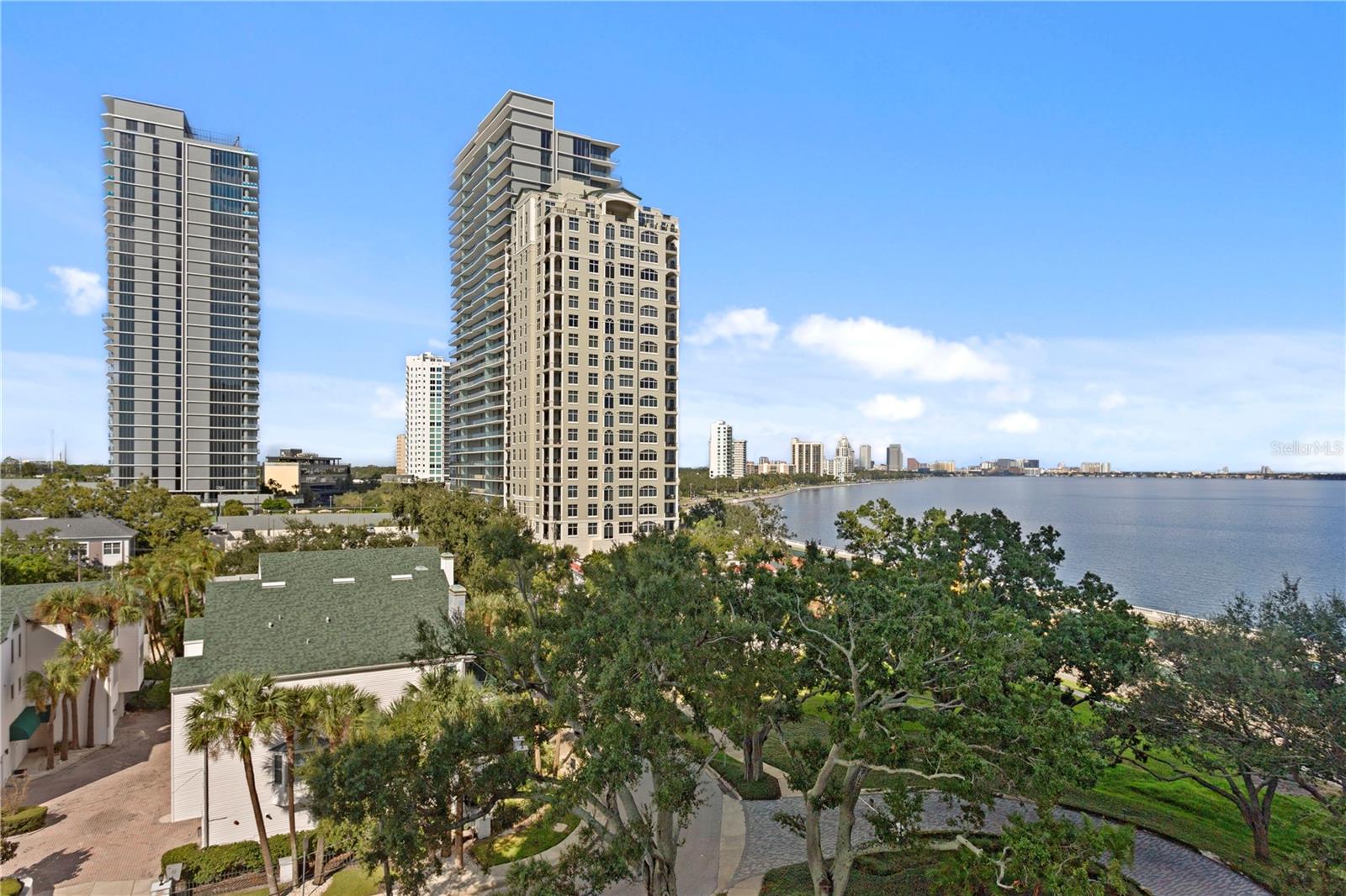 MONTE CARLO TOWERS A CONDOMINI - Residential Lease