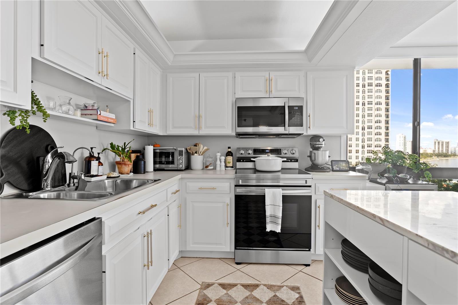 MONTE CARLO TOWERS A CONDOMINI - Residential Lease