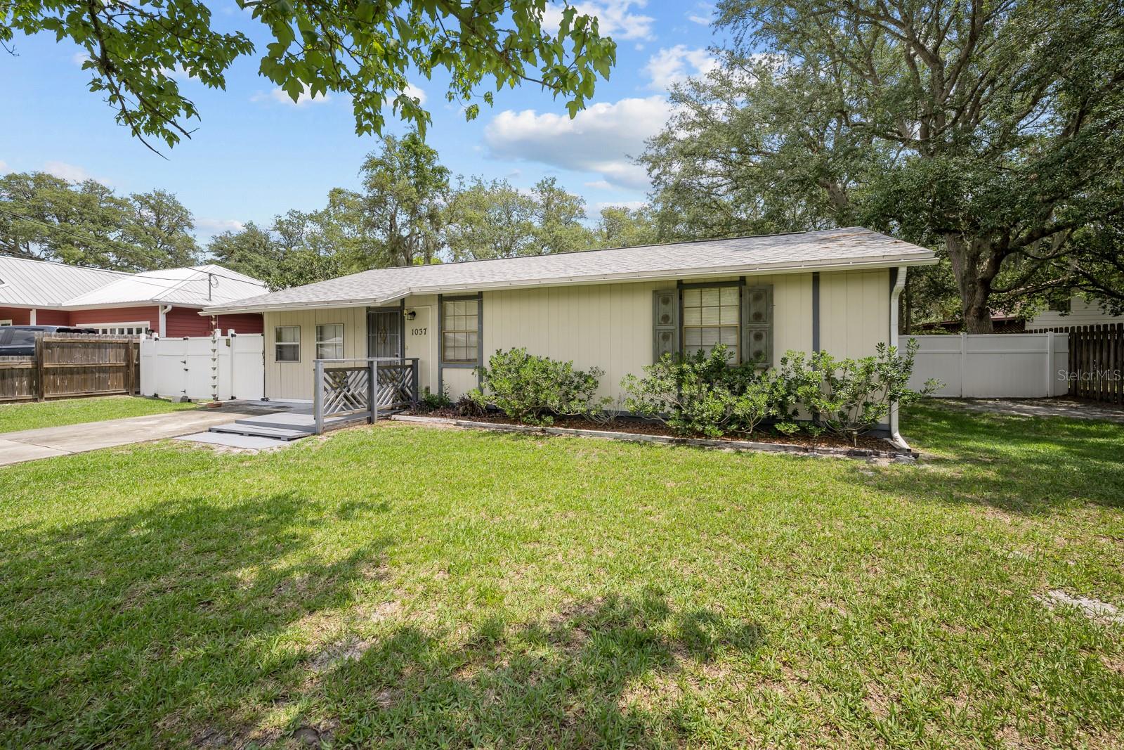 1037 PRINCE ROAD