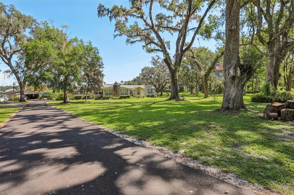 Photo of 29235 Bayhead Rd, Dade City, FL 33523 (MLS # P4935835)