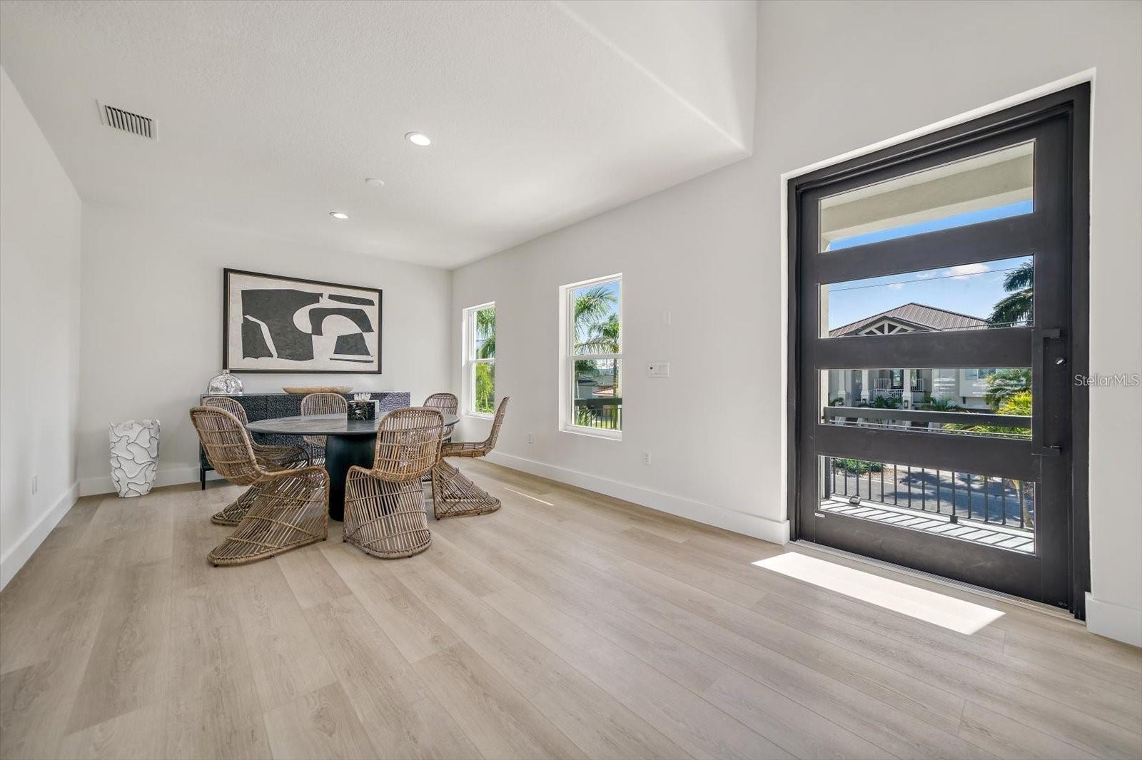 BAYSIDE SUB - Residential Lease