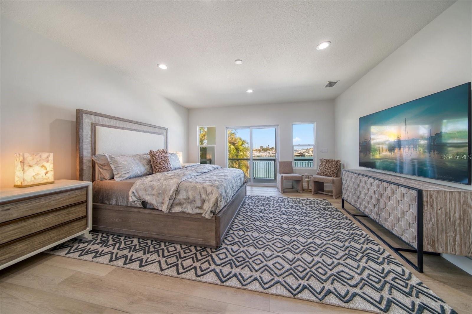 BAYSIDE SUB - Residential Lease