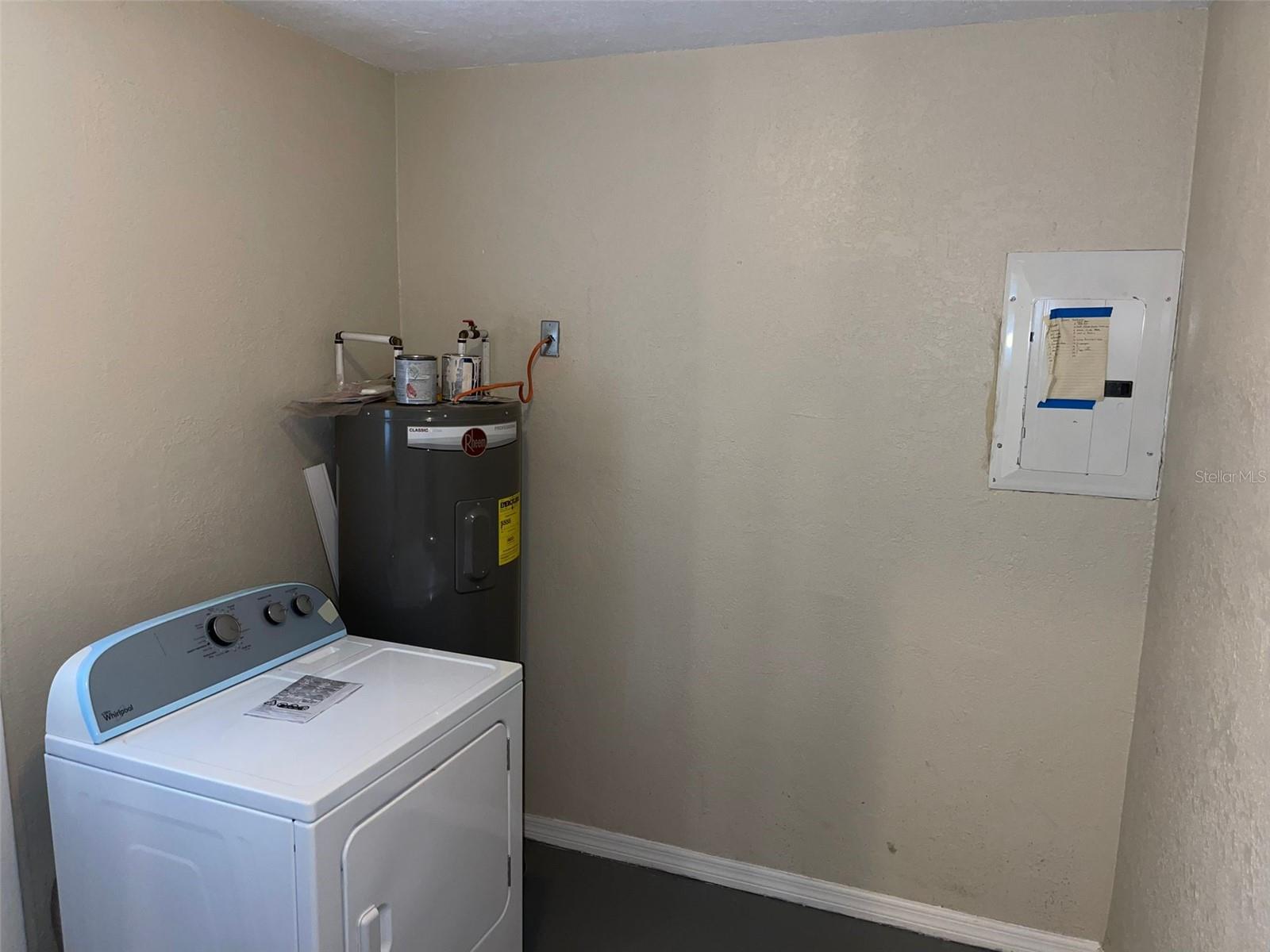 DELTONA LAKES UNIT 01 - Residential Lease