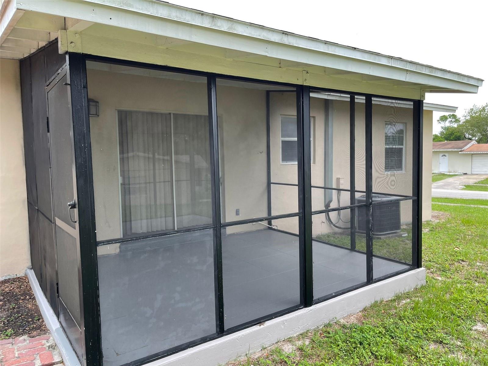 DELTONA LAKES UNIT 01 - Residential Lease