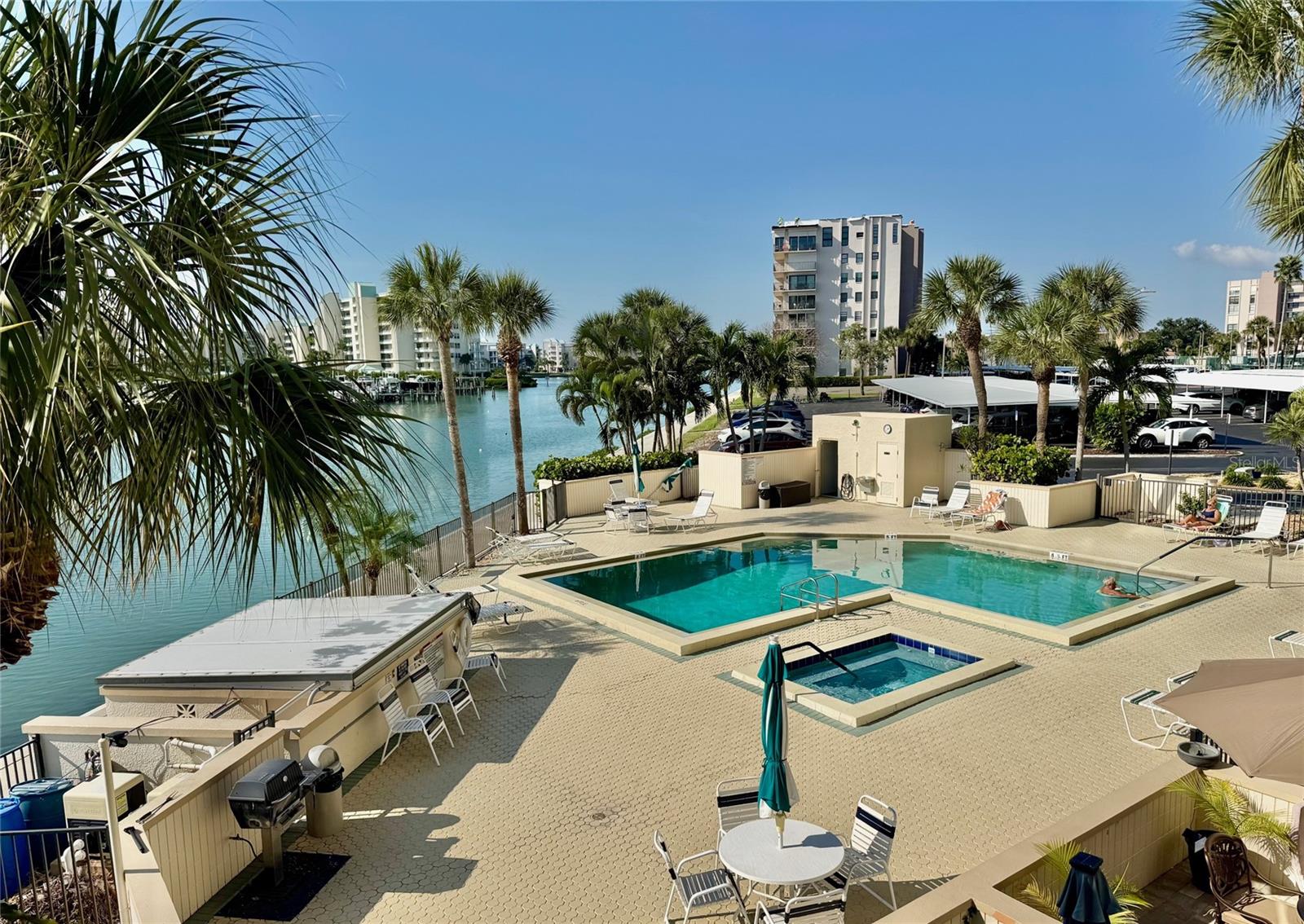 7400 SUN ISLAND DRIVE S 202