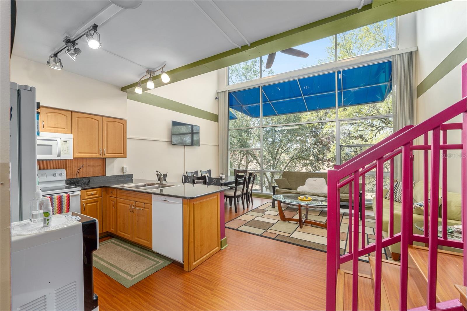 LOFTS OASIS CONDO - Residential