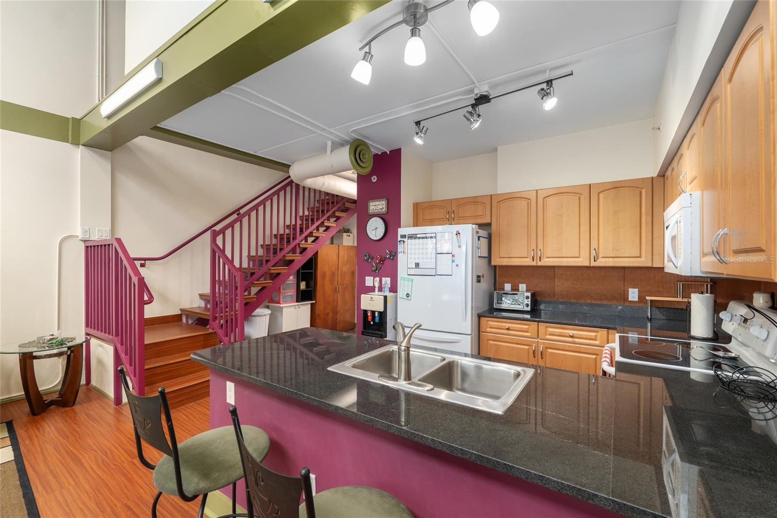 LOFTS OASIS CONDO - Residential