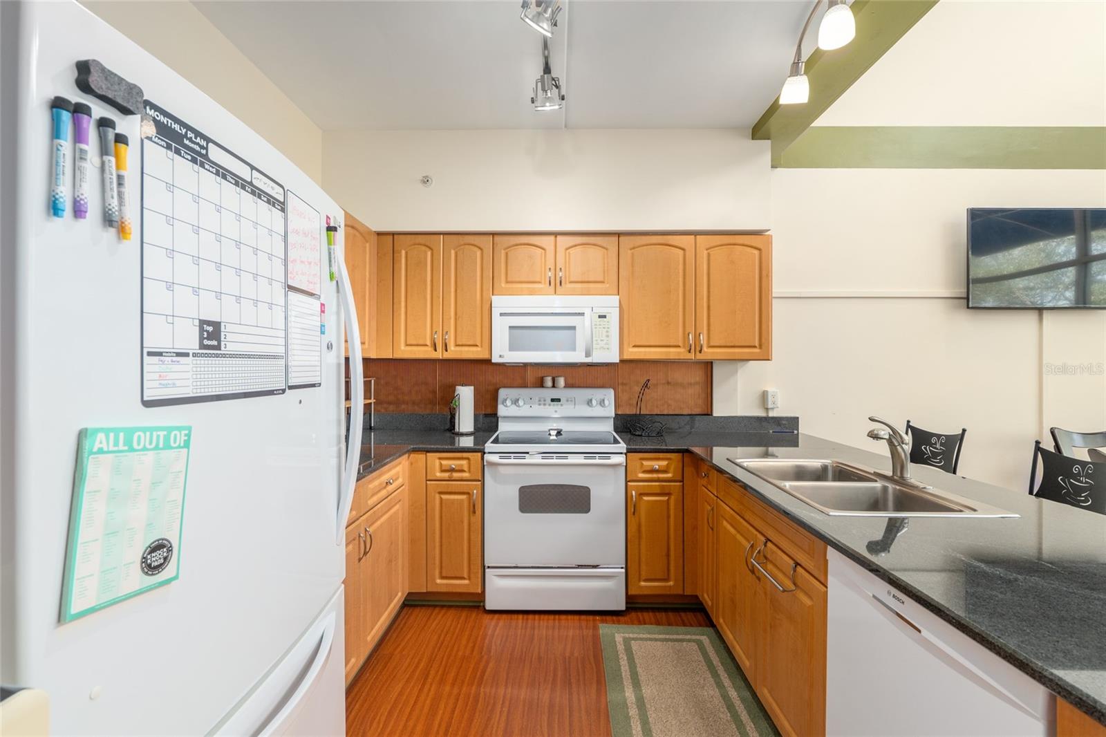 LOFTS OASIS CONDO - Residential