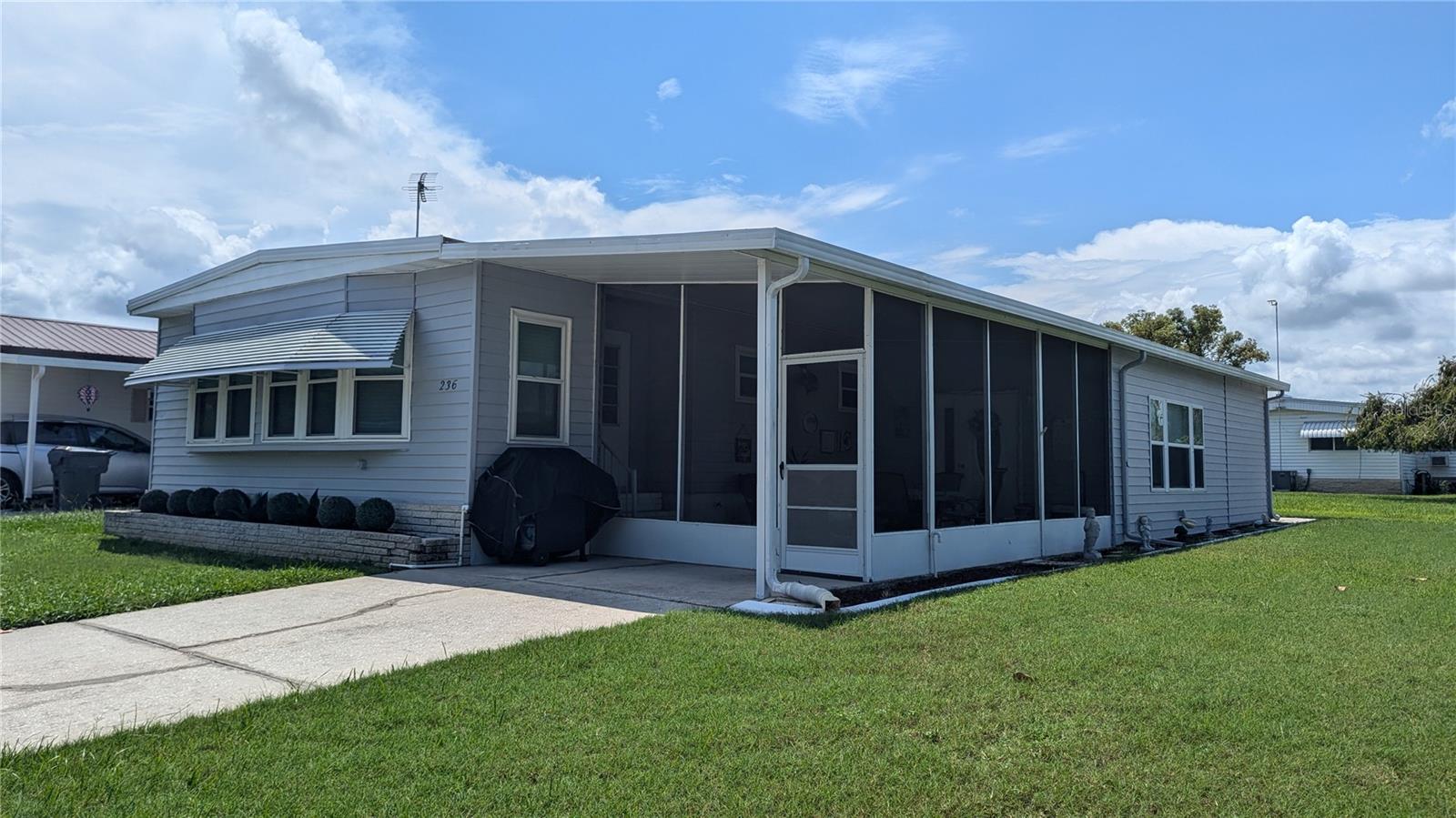 View LAKELAND, FL 33801 mobile home