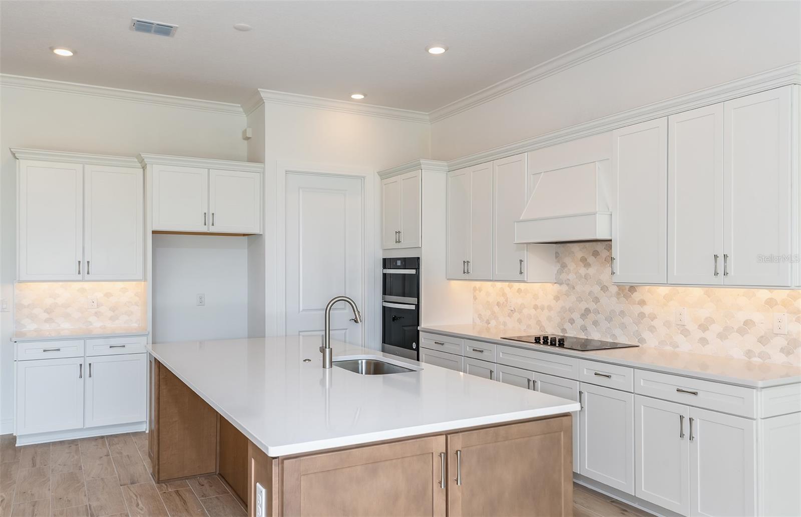 8980 SW 52ND PLACE ROAD