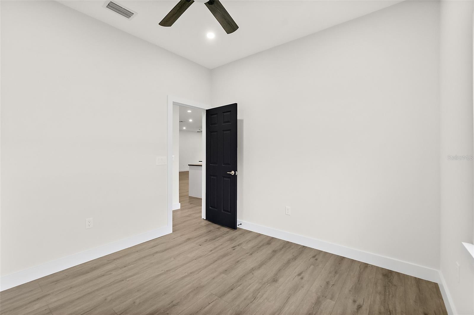 HAMPTONS/PINE LAKES/PALM COAST SEC 20 - Residential