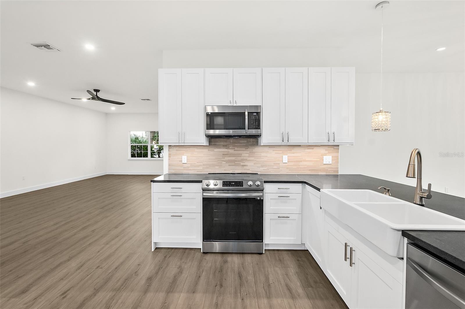 HAMPTONS/PINE LAKES/PALM COAST SEC 20 - Residential