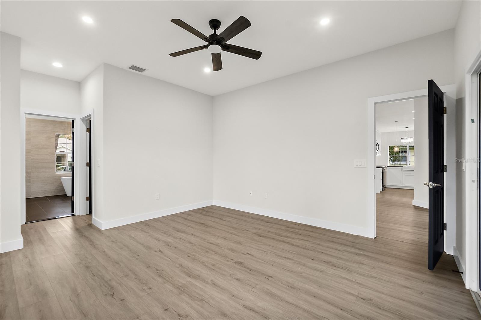 HAMPTONS/PINE LAKES/PALM COAST SEC 20 - Residential