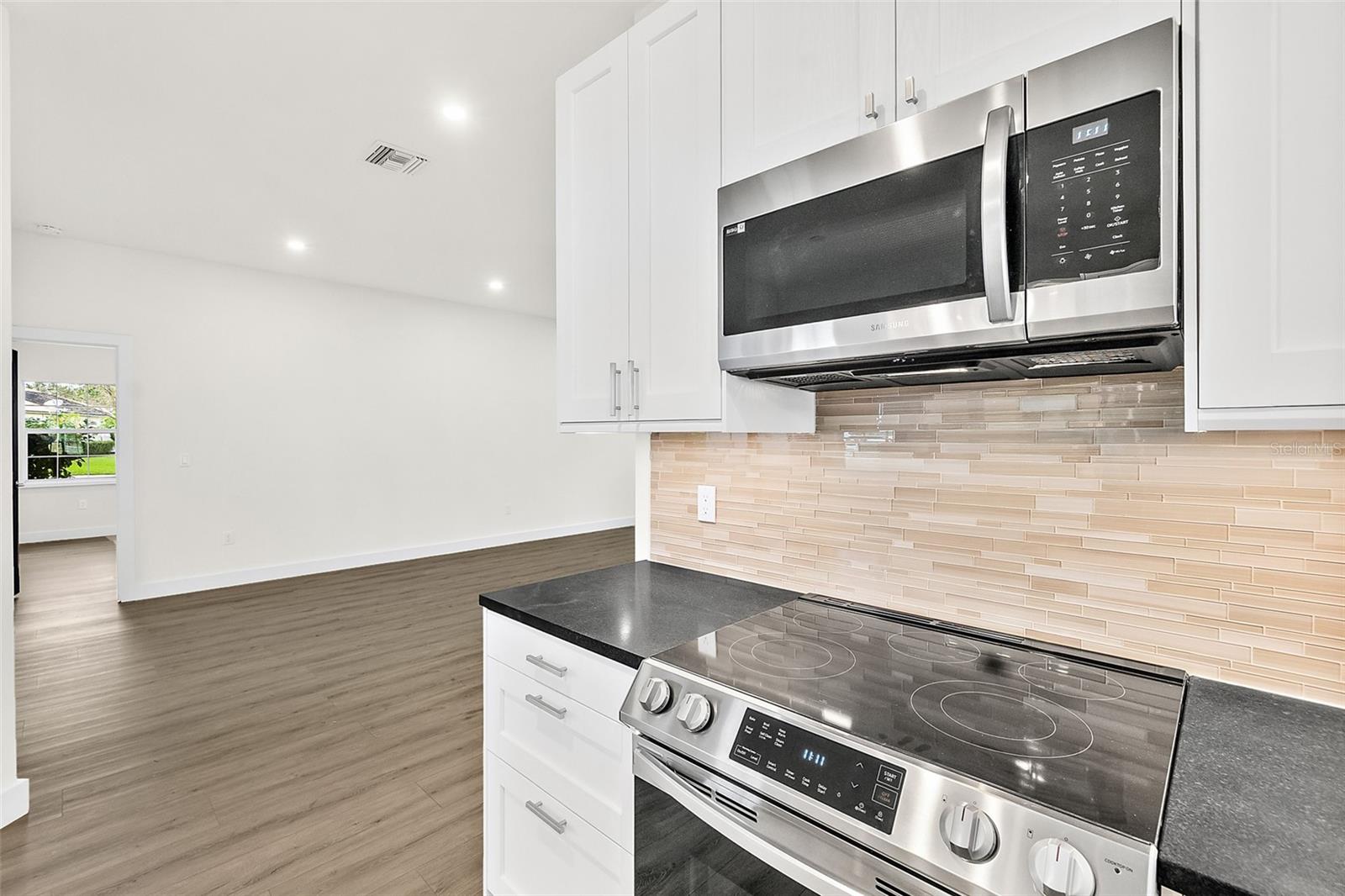 HAMPTONS/PINE LAKES/PALM COAST SEC 20 - Residential