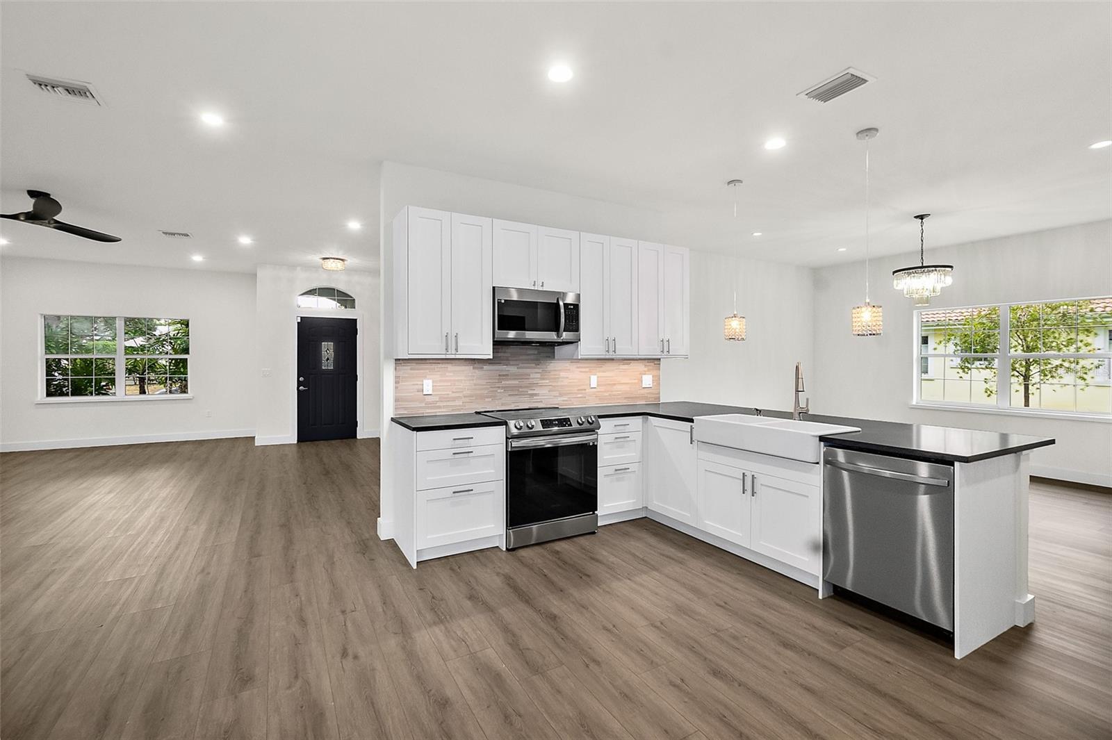 HAMPTONS/PINE LAKES/PALM COAST SEC 20 - Residential