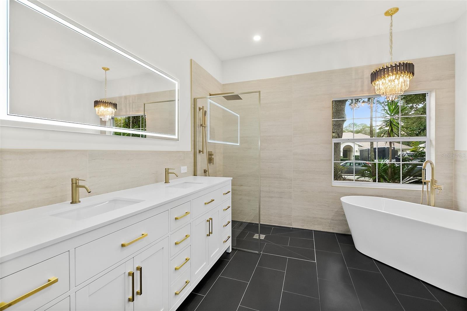 HAMPTONS/PINE LAKES/PALM COAST SEC 20 - Residential