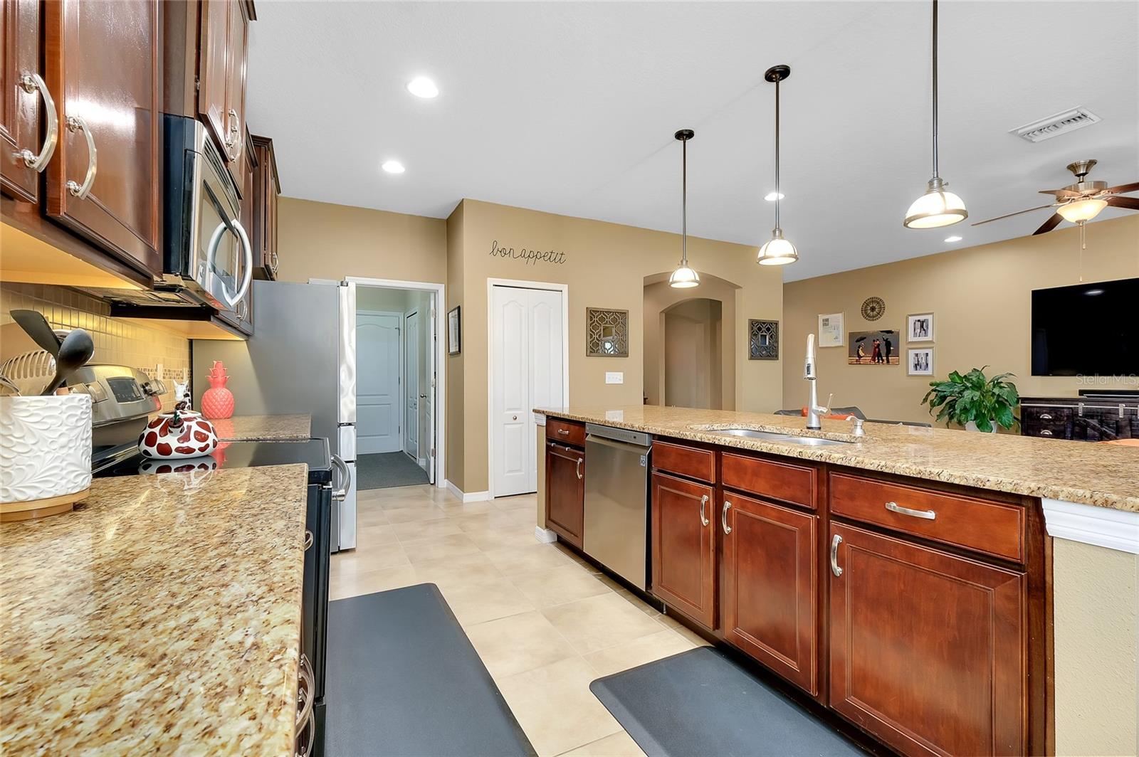 ASHTON POINTE - Residential
