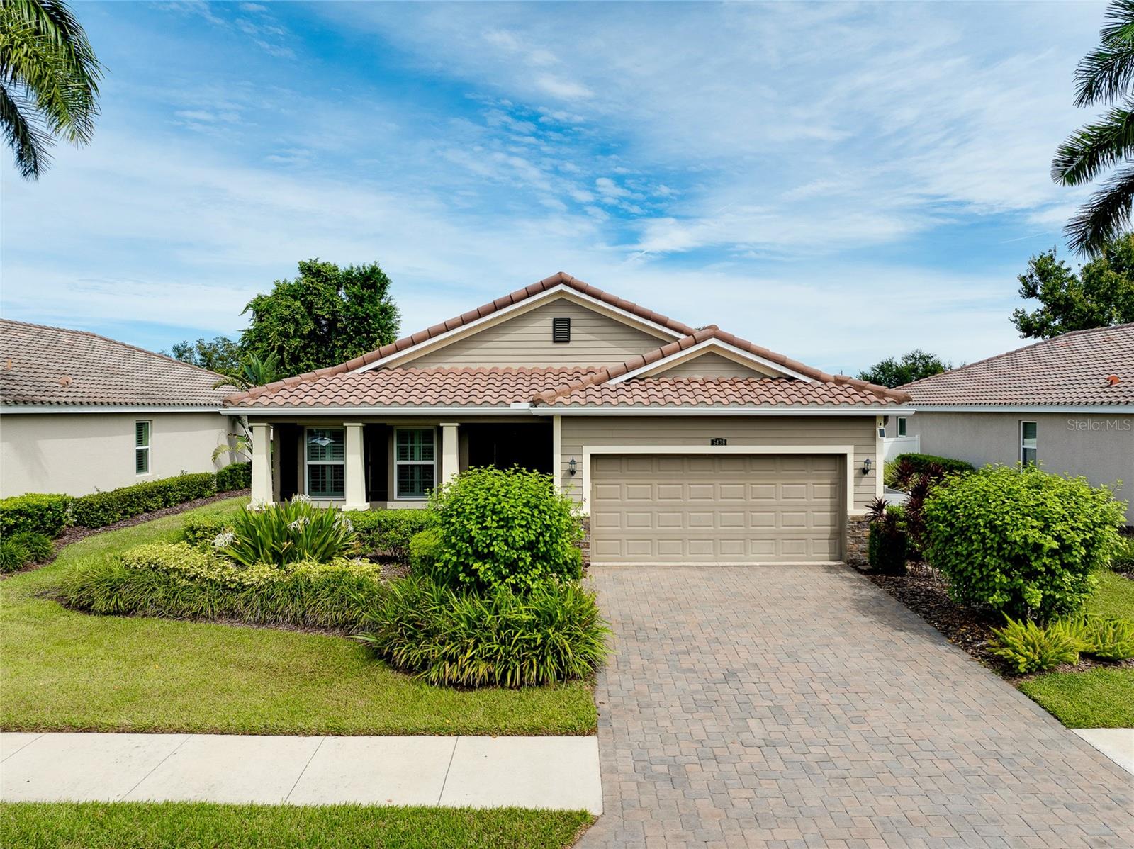 ASHTON POINTE - Residential
