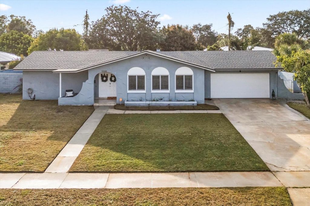 Photo of 5548 Kingswood Drive, Orlando, FL 32810 (MLS # O6371870)