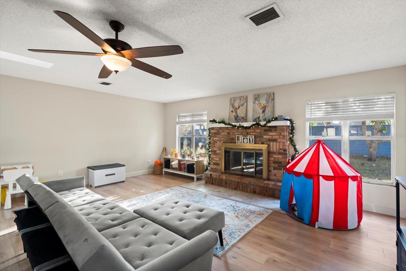 KINGSWOOD MANOR SIXTH ADD - Residential