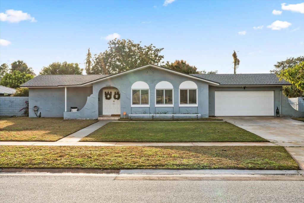 Photo of 5548 Kingswood Drive, Orlando, FL 32810 (MLS # O6371870)