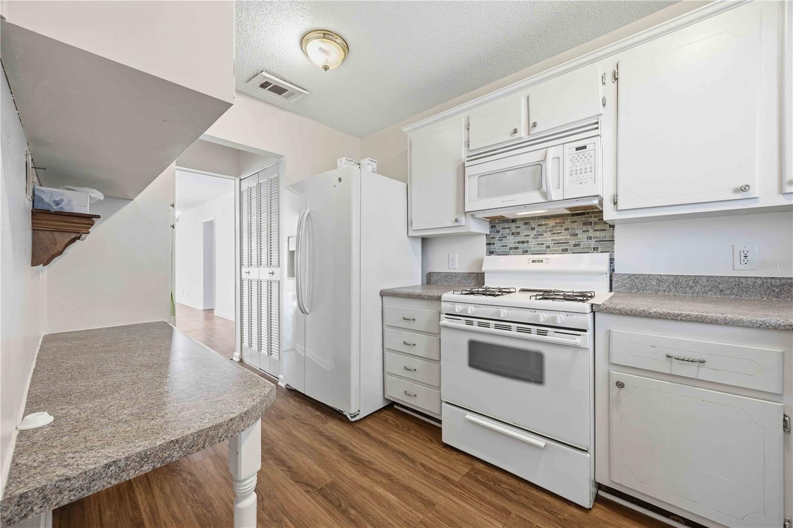 100 EL CAMINO DRIVE 101