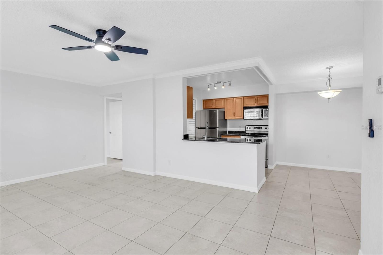 BENTLEY AT COBBS LANDING CONDO THE - Residential