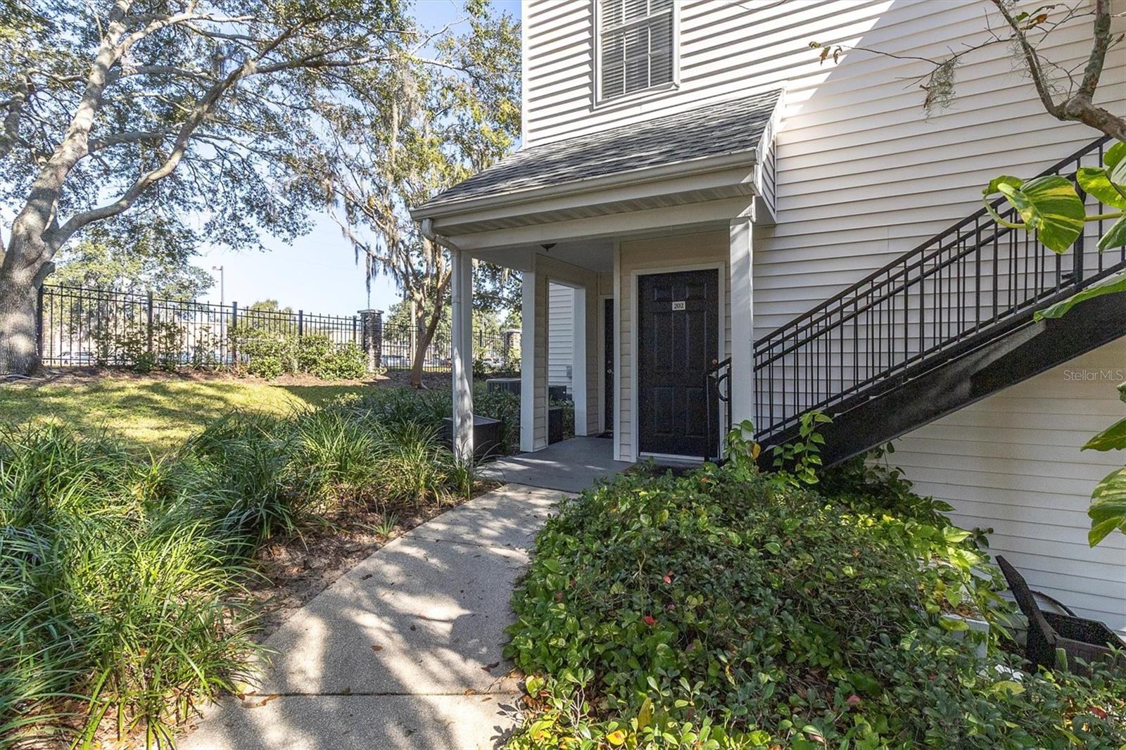 BENTLEY AT COBBS LANDING CONDO THE - Residential