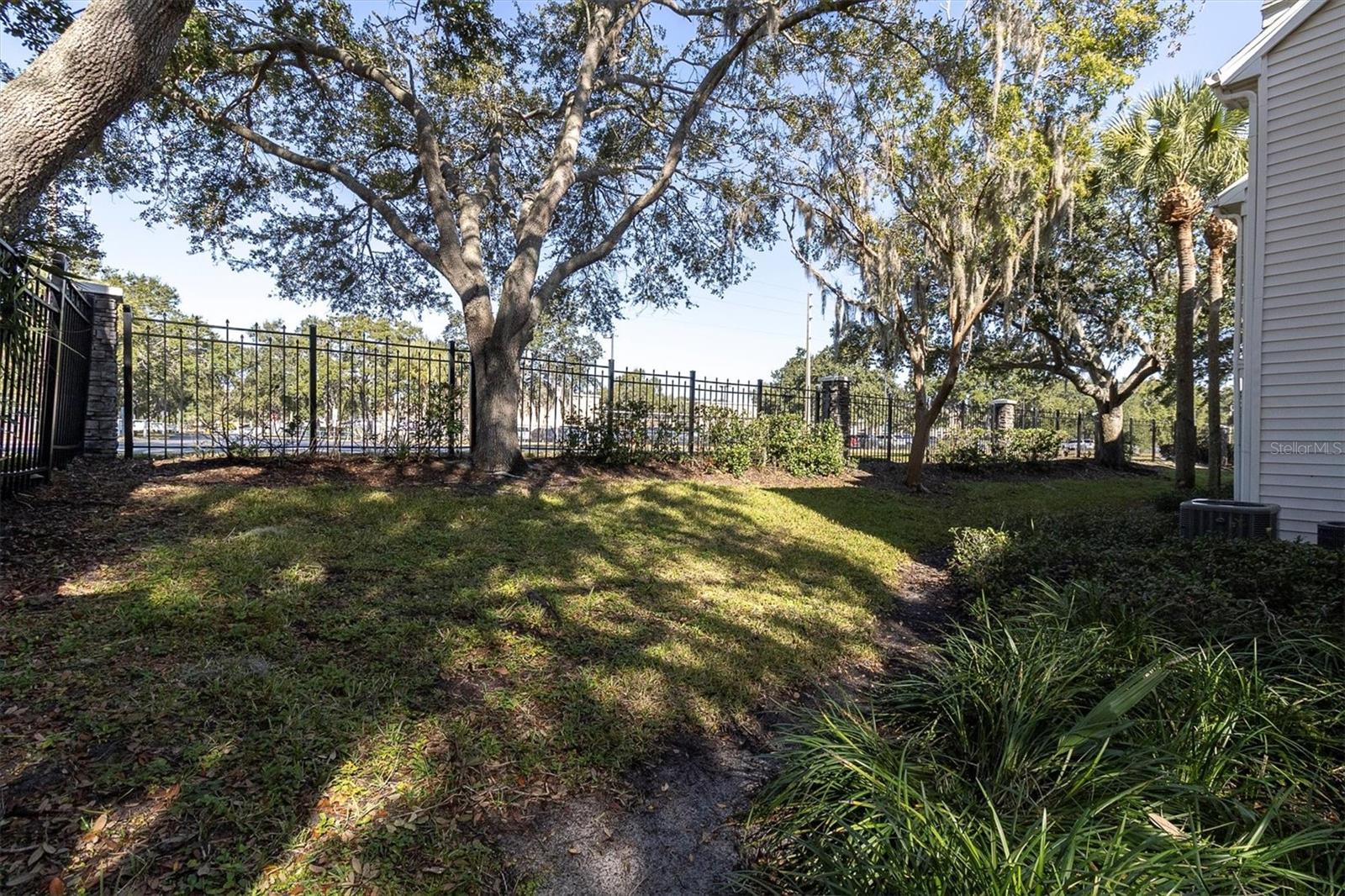 BENTLEY AT COBBS LANDING CONDO THE - Residential