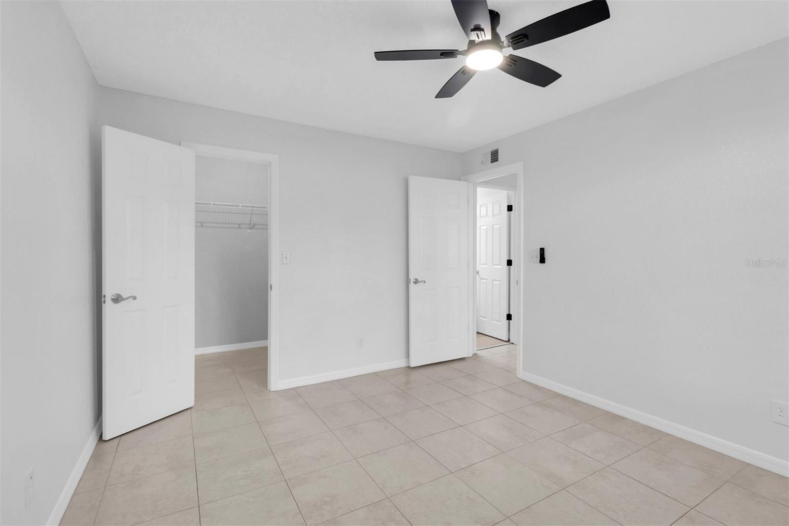 BENTLEY AT COBBS LANDING CONDO THE - Residential