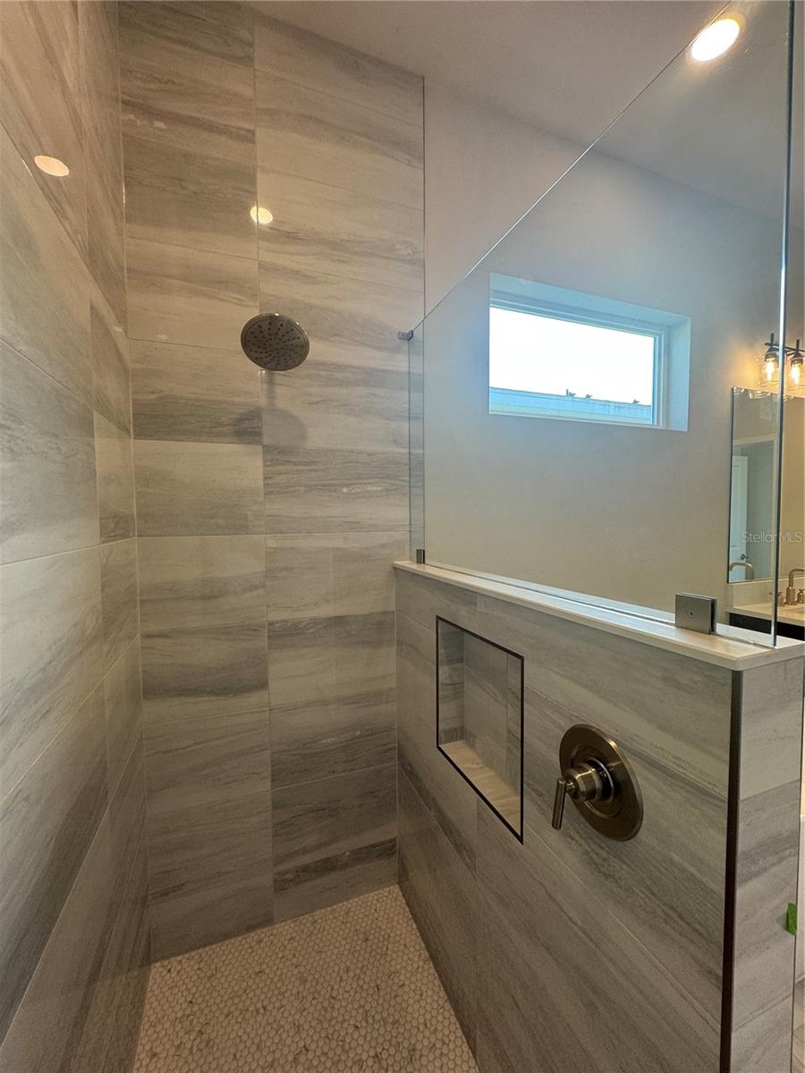 LAUREATE VILLAGE - Residential