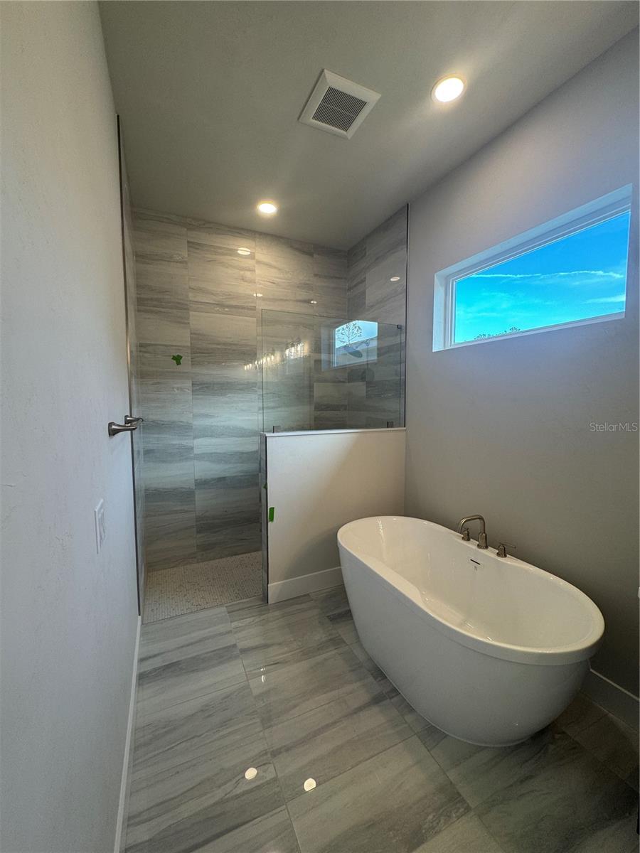 LAUREATE VILLAGE - Residential