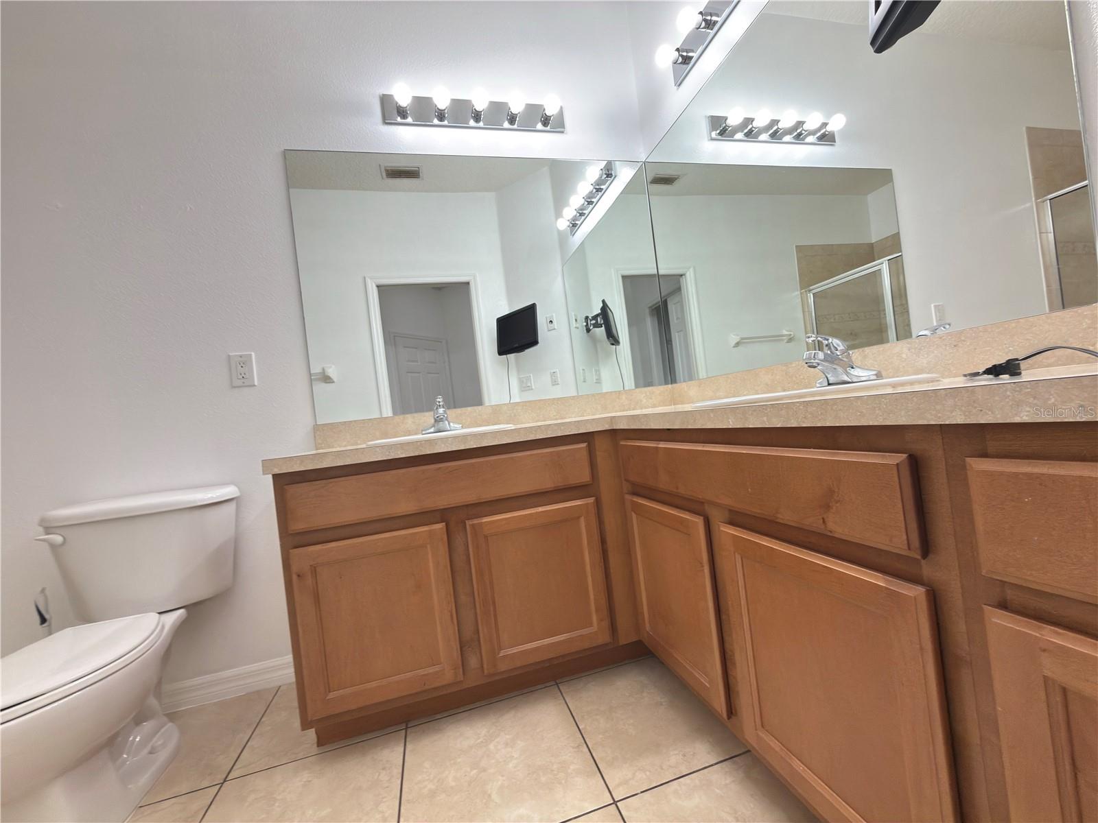 HAMMOCKS - Residential Lease